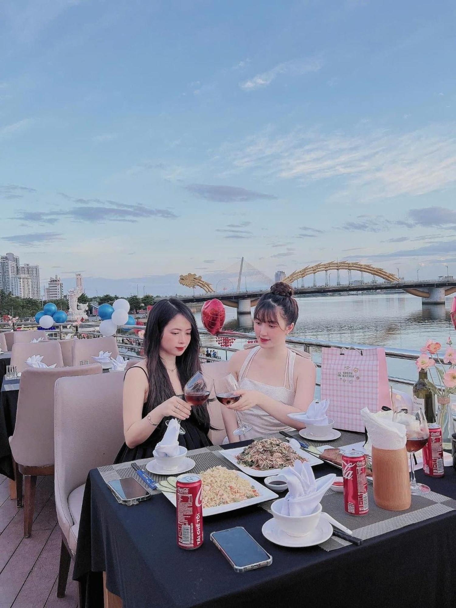 Moonlight Hotel Suites & Spa - City Center, High Floor, River View & City View, Great Location, Near Dragon Bridge Da Nang Exterior photo