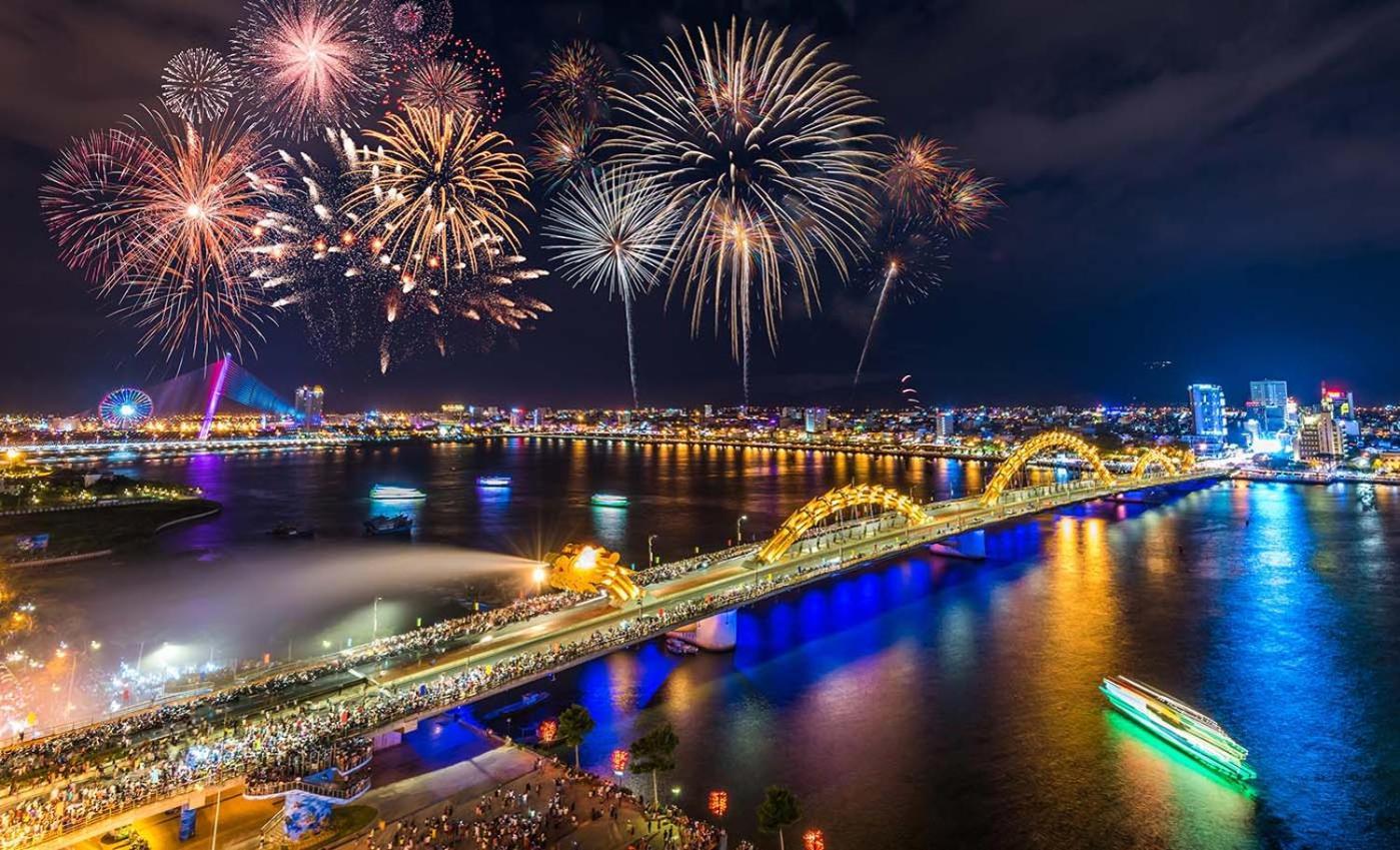 Moonlight Hotel Suites & Spa - City Center, High Floor, River View & City View, Great Location, Near Dragon Bridge Da Nang Exterior photo