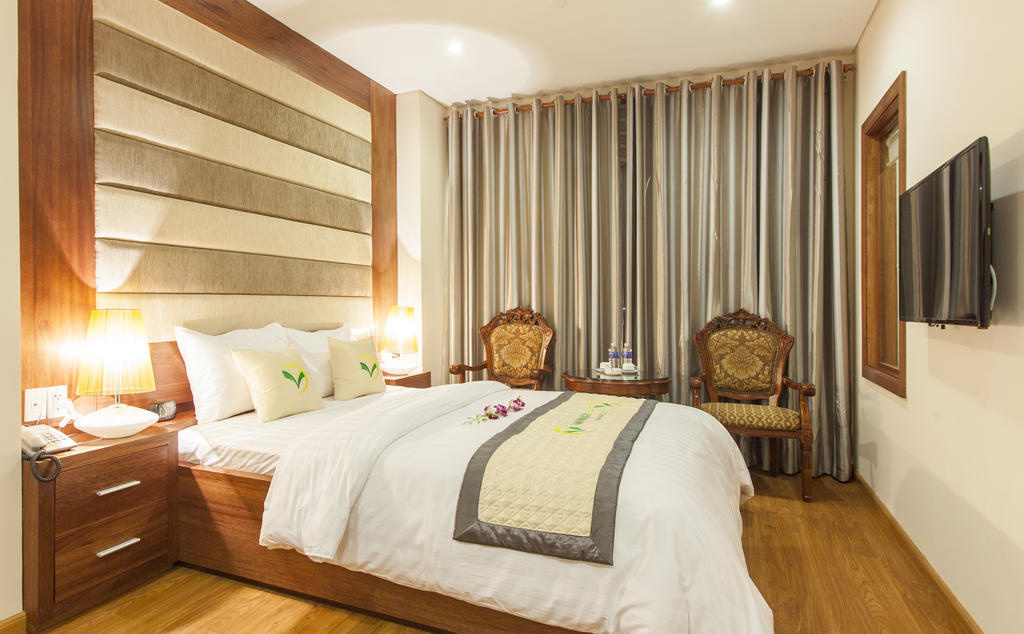 Moonlight Hotel Suites & Spa - City Center, High Floor, River View & City View, Great Location, Near Dragon Bridge Da Nang Room photo