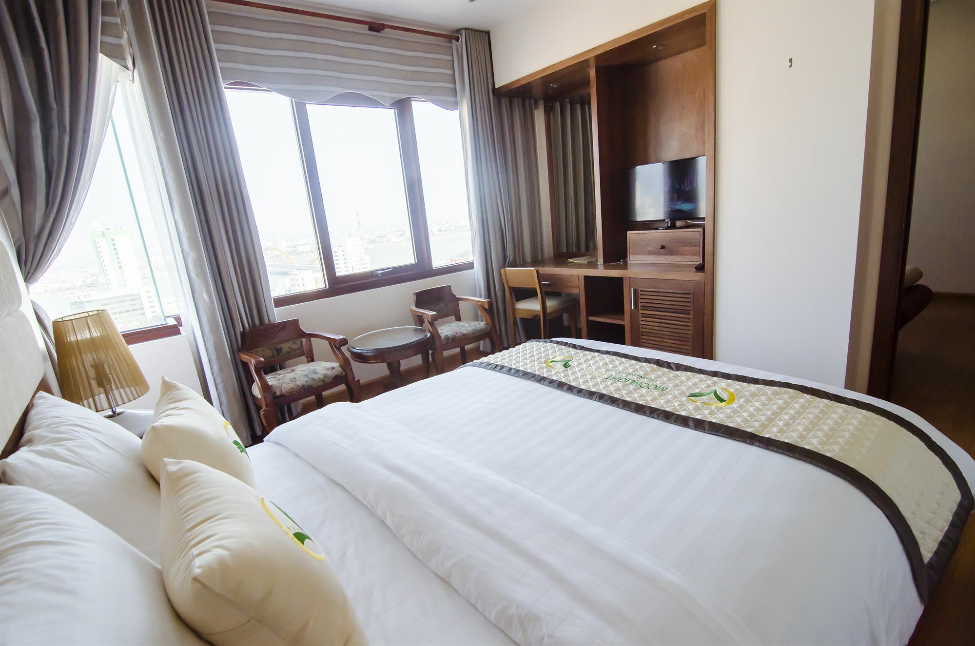 Moonlight Hotel Suites & Spa - City Center, High Floor, River View & City View, Great Location, Near Dragon Bridge Da Nang Exterior photo