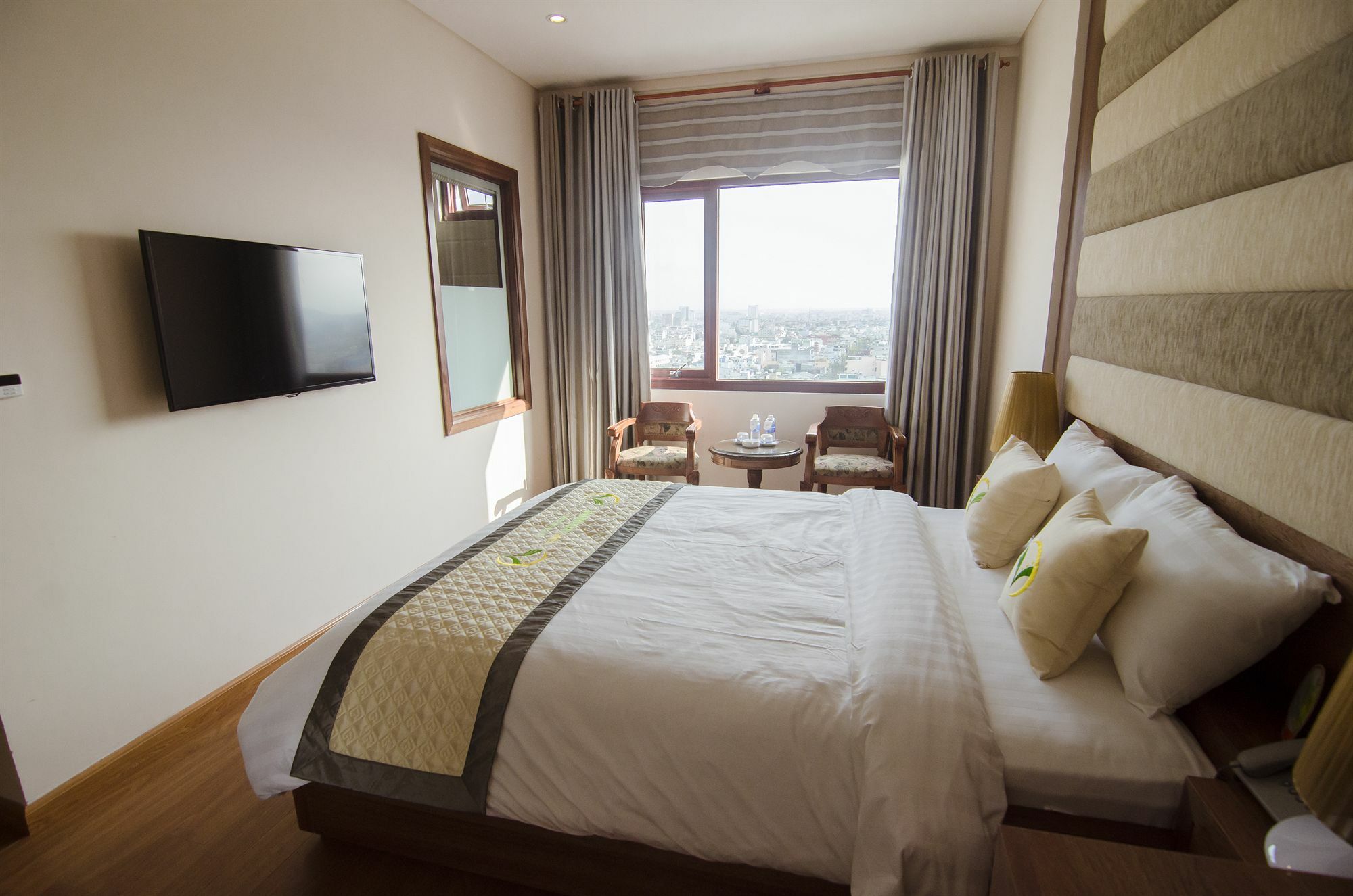 Moonlight Hotel Suites & Spa - City Center, High Floor, River View & City View, Great Location, Near Dragon Bridge Da Nang Exterior photo